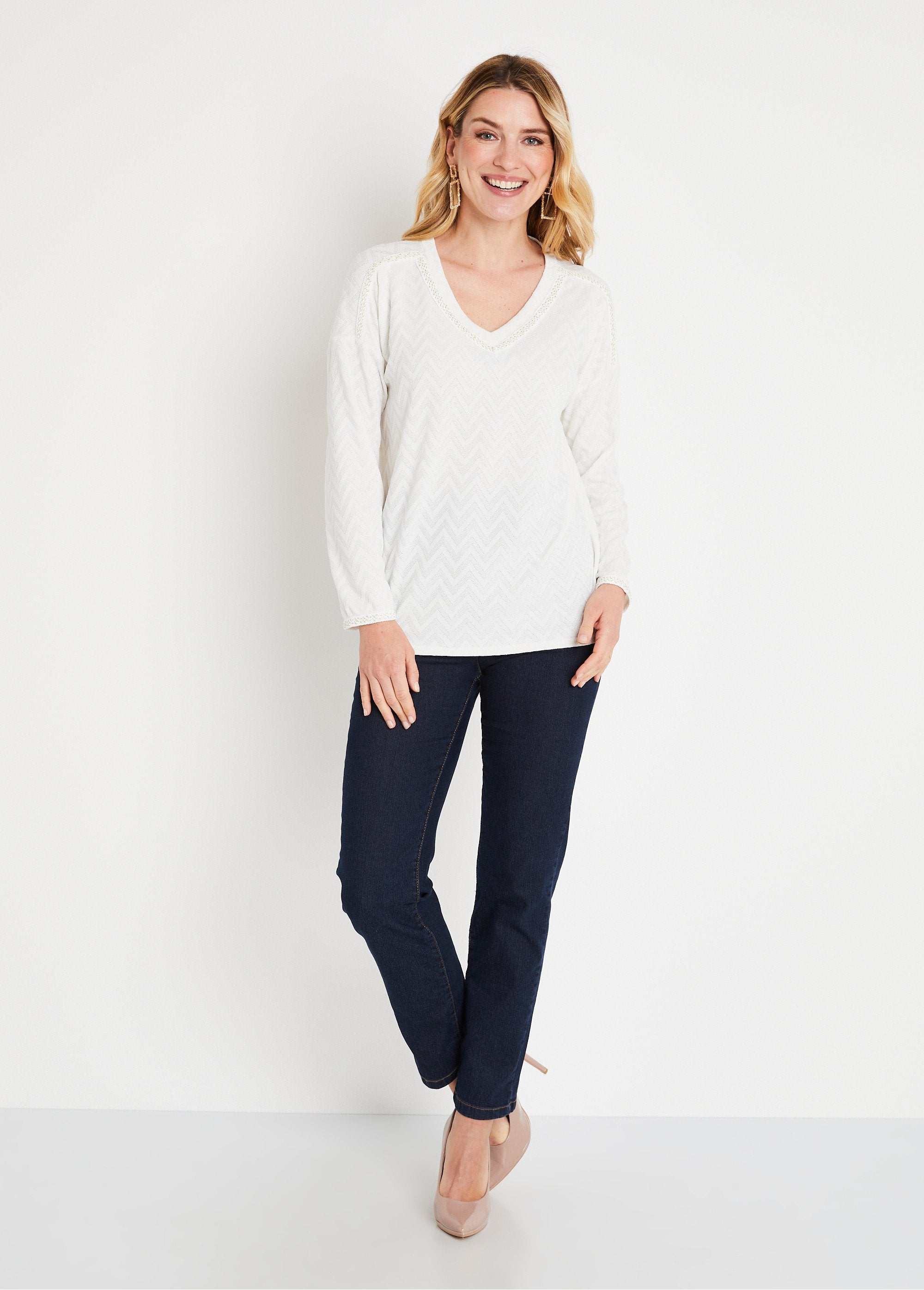 Long,_plain_V-neck_warm-knit_T-shirt_Beige_SF1_slim