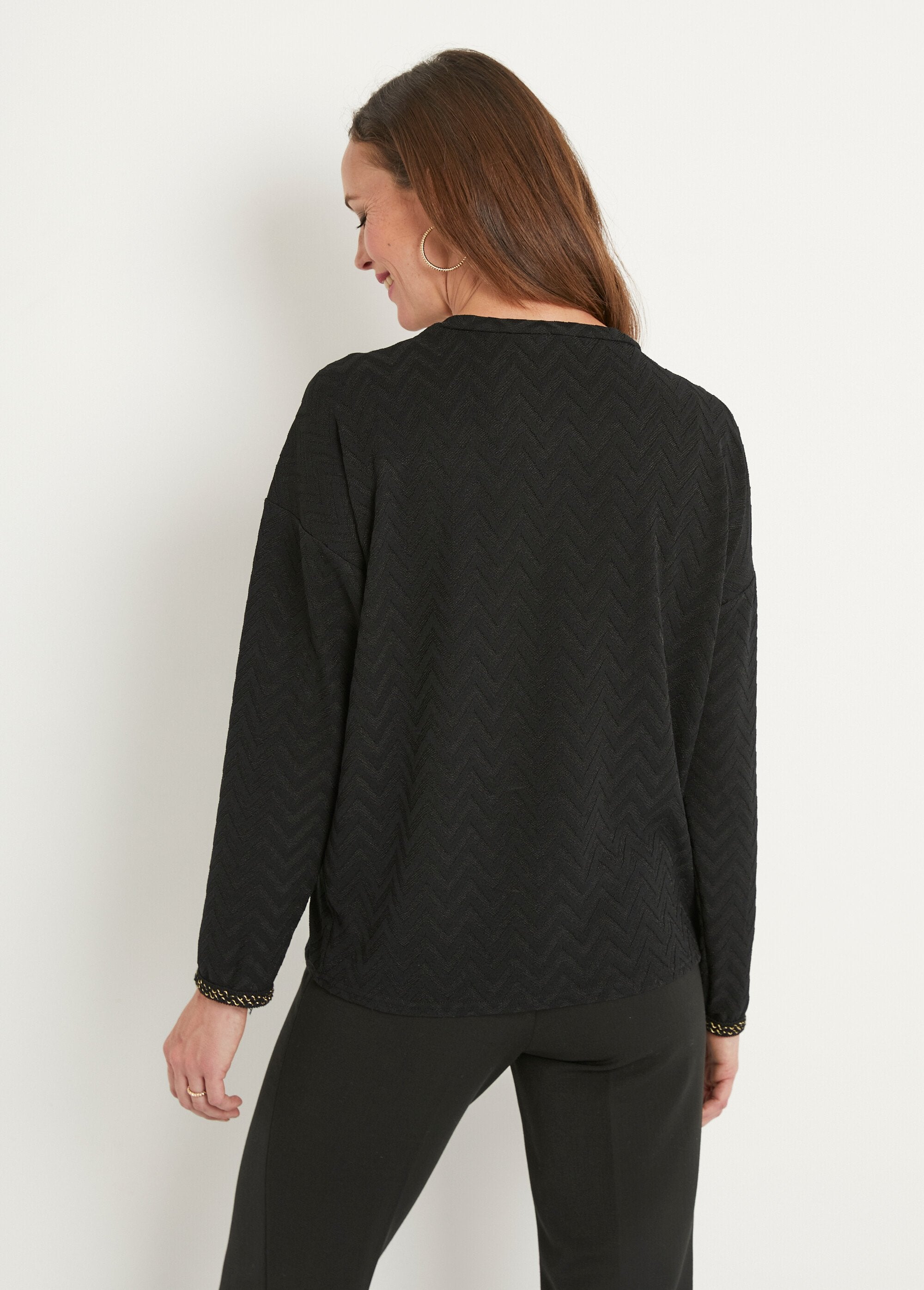 Long,_plain_V-neck_warm-knit_T-shirt_Black_DO1_slim