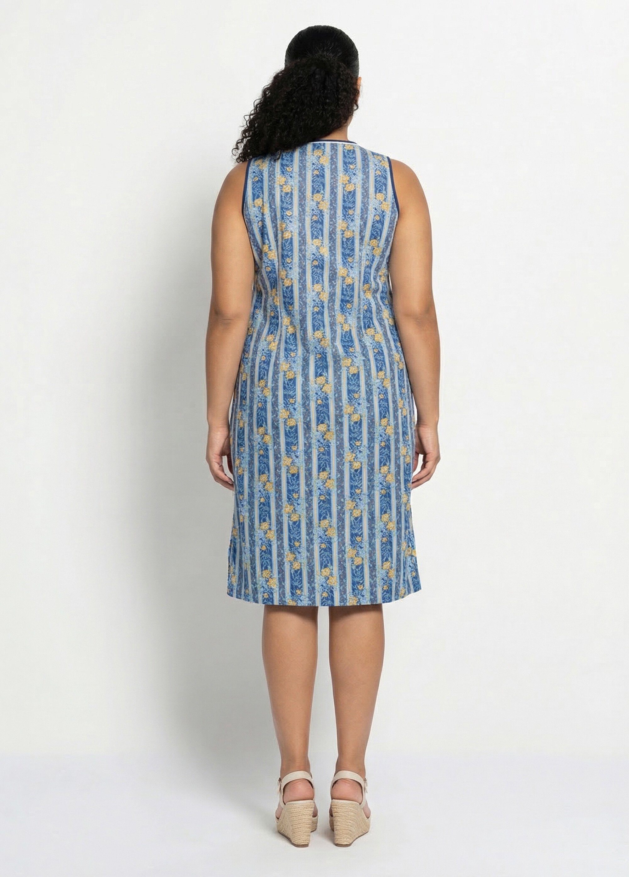 Sleeveless_buttoned_apron_Navy_stripe_DO1_slim