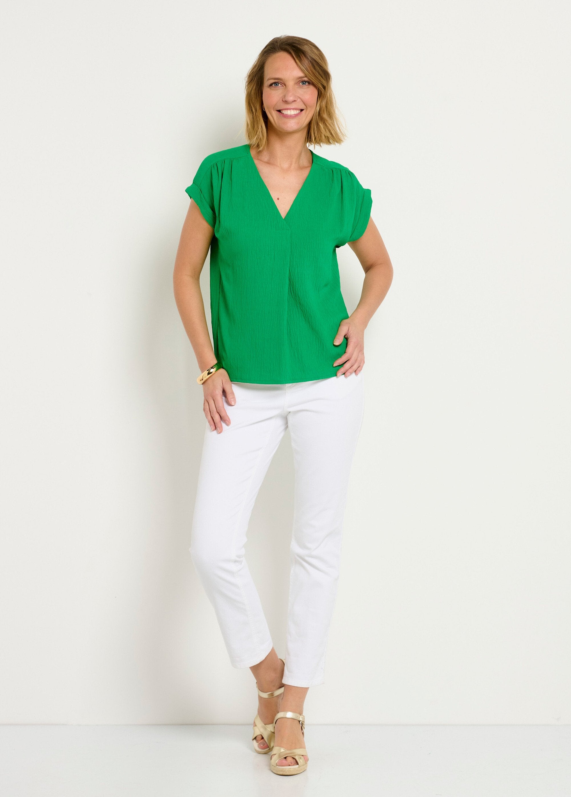 V-neck_tunic_with_kimono_sleeves_and_embossed_look_Green_SF1_slim