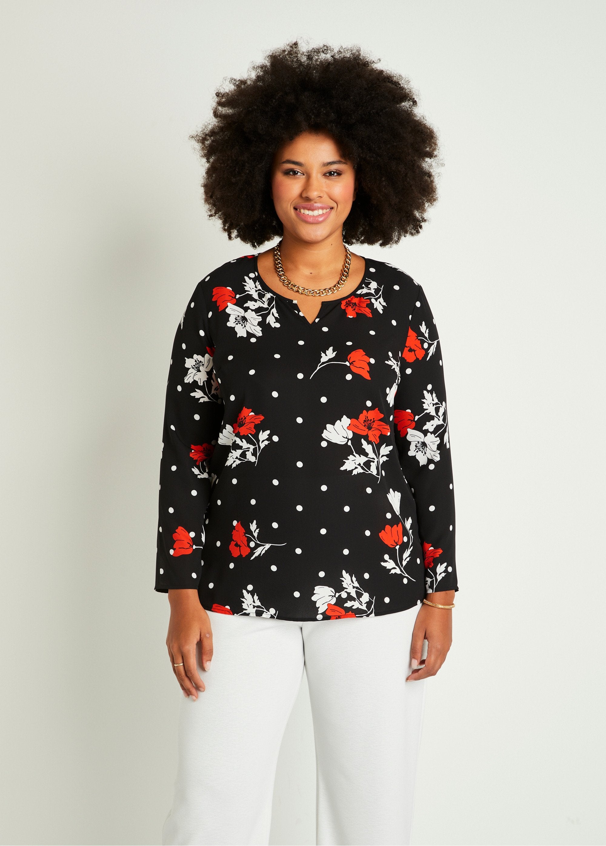 Short_straight_floral_tunic_Black_background_FA1_curvy